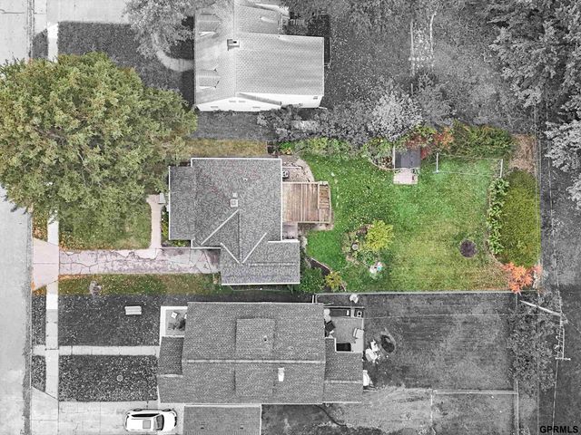 4912 Woolworth Avenue, Omaha, NE 68106