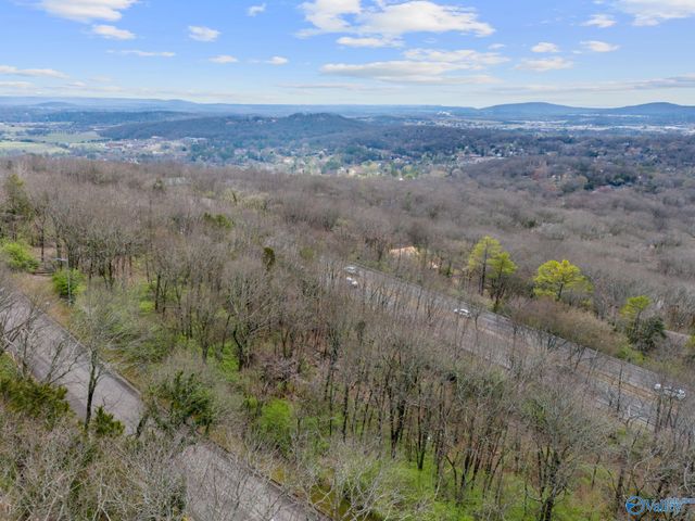 2214 Governors Bend Road, Huntsville, AL 35801