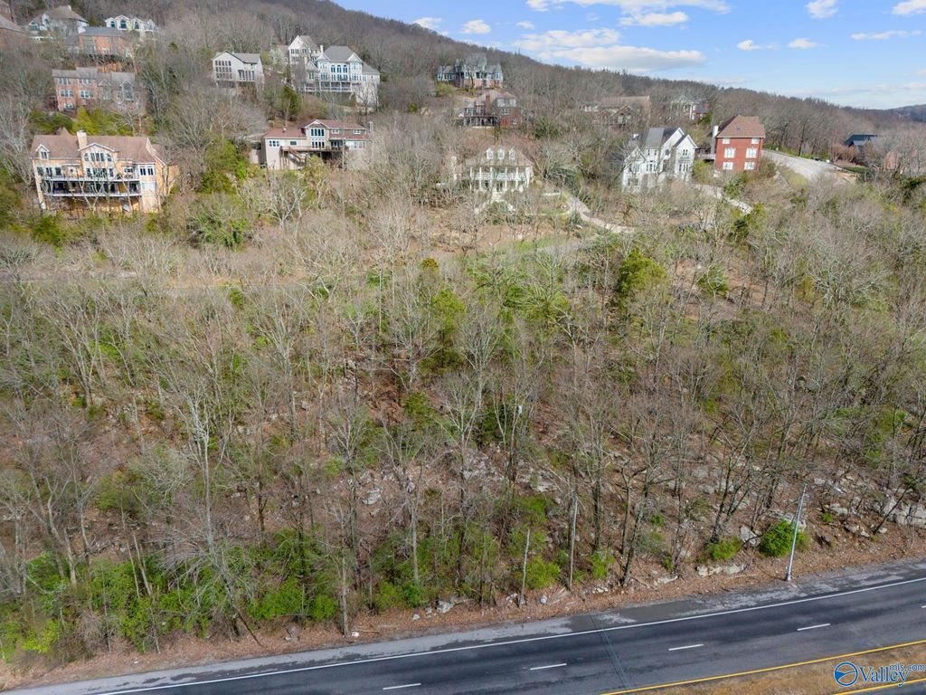 2214 Governors Bend Road, Huntsville, AL 35801