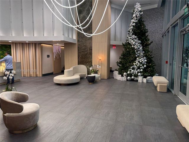 90 SW 3rd St 2202, Miami, FL 33130