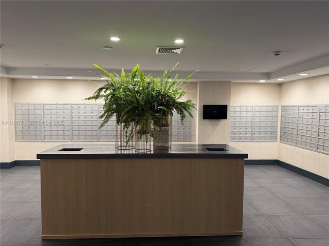 90 SW 3rd St 2202, Miami, FL 33130