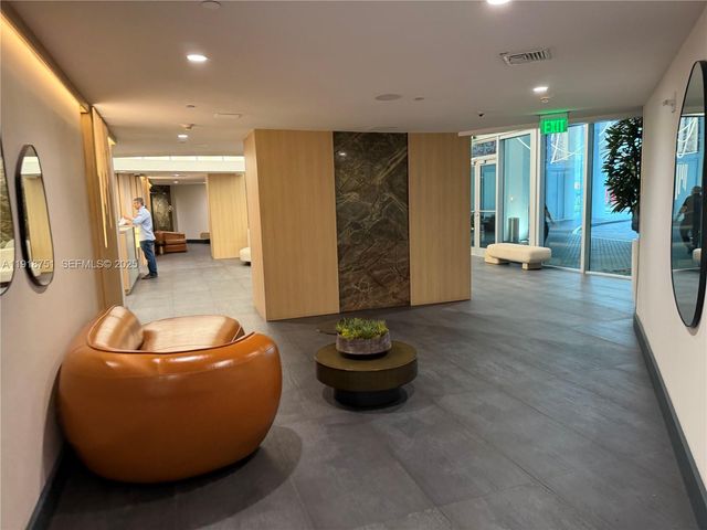 90 SW 3rd St 2202, Miami, FL 33130