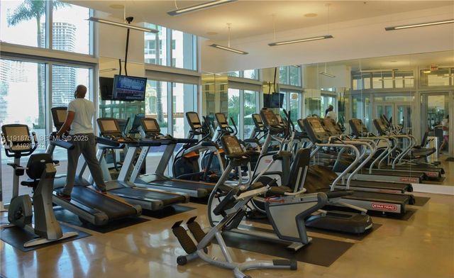 90 SW 3rd St 2202, Miami, FL 33130