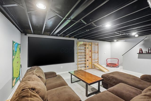 925 Thayer Drive, Columbus, OH 43230