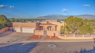 1402 CRESCENT Drive NW, Albuquerque, NM 87105