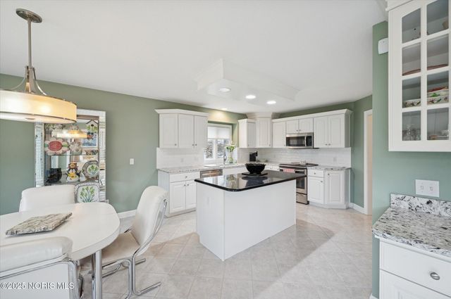 7736 Woodstone Drive, Maumee, OH 43537