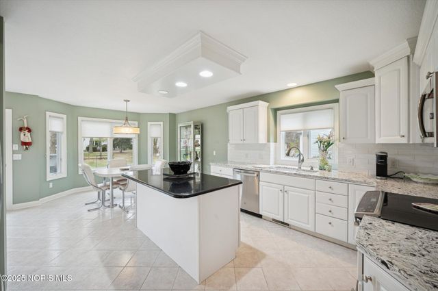 7736 Woodstone Drive, Maumee, OH 43537