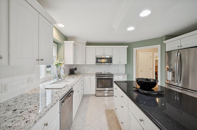 7736 Woodstone Drive, Maumee, OH 43537