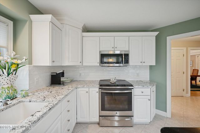 7736 Woodstone Drive, Maumee, OH 43537