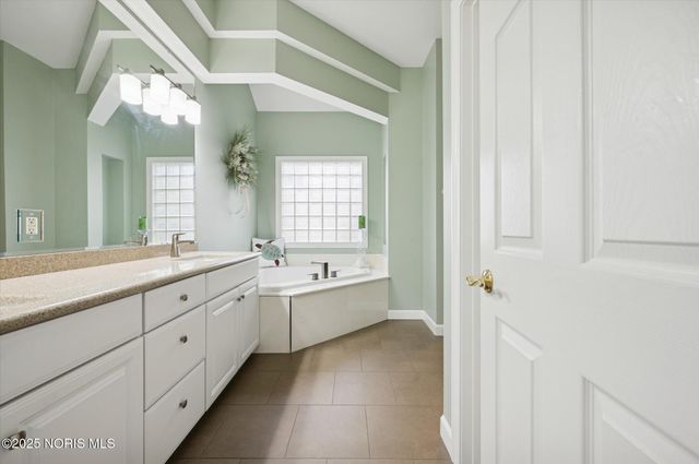 7736 Woodstone Drive, Maumee, OH 43537