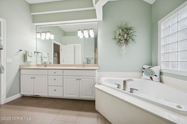 7736 Woodstone Drive, Maumee, OH 43537