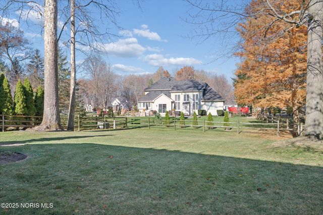 7736 Woodstone Drive, Maumee, OH 43537