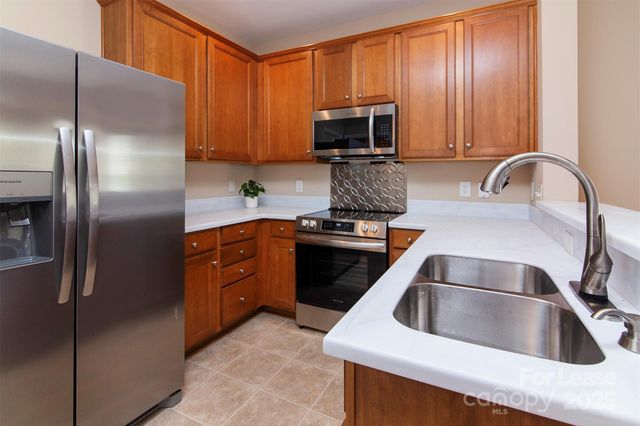 2721 Grain Mill Lane, Charlotte, NC 28214