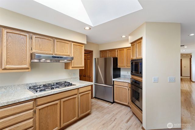 16416 121st Avenue NE, Bothell, WA 98011