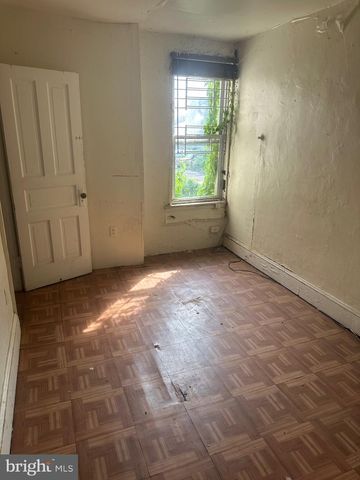 2002 W STELLA ST, Philadelphia, PA 19132