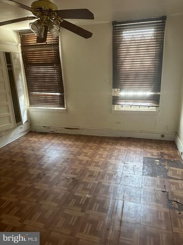 2002 W STELLA ST, Philadelphia, PA 19132