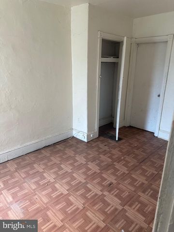 2002 W STELLA ST, Philadelphia, PA 19132