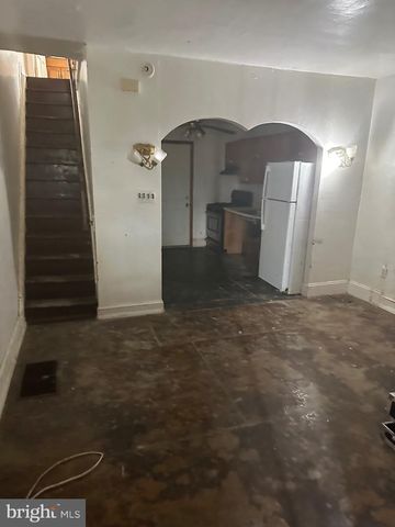 2002 W STELLA ST, Philadelphia, PA 19132