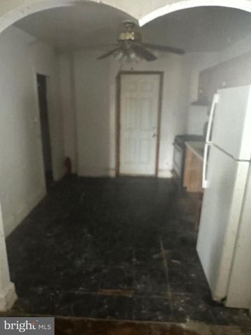 2002 W STELLA ST, Philadelphia, PA 19132