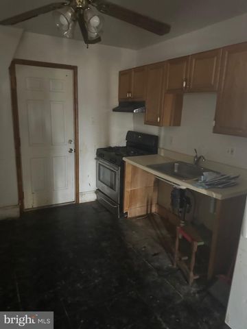 2002 W STELLA ST, Philadelphia, PA 19132