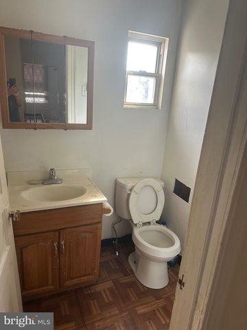 2002 W STELLA ST, Philadelphia, PA 19132