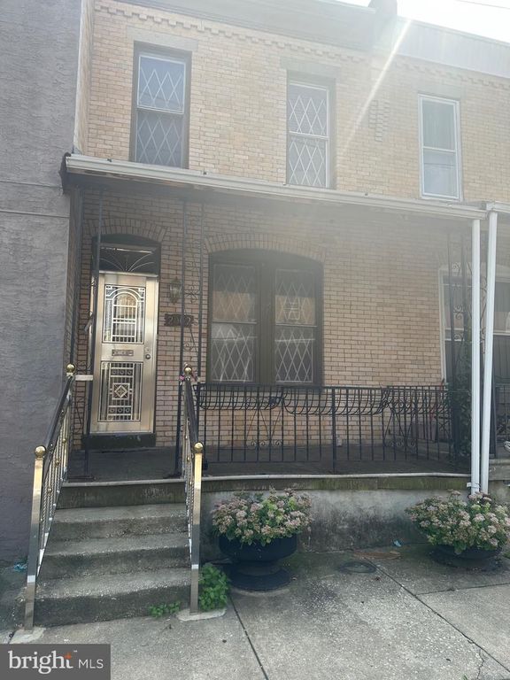 2002 W STELLA ST, Philadelphia, PA 19132
