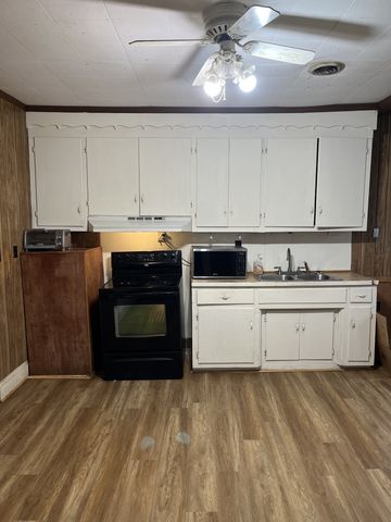 118 Swan Ave, Hohenwald, TN 38462