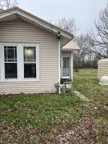 118 Swan Ave, Hohenwald, TN 38462