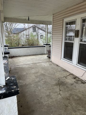 118 Swan Ave, Hohenwald, TN 38462