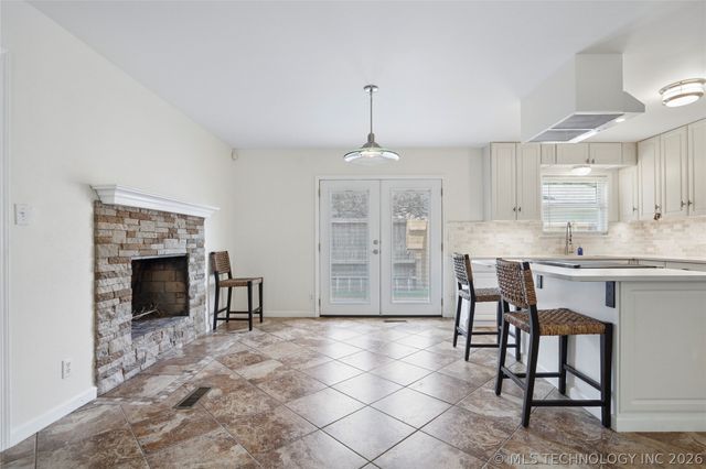 5652 S Boston Avenue, Tulsa, OK 74105