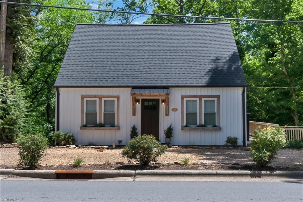 706 Elk Spur Street, Elkin, NC 28621