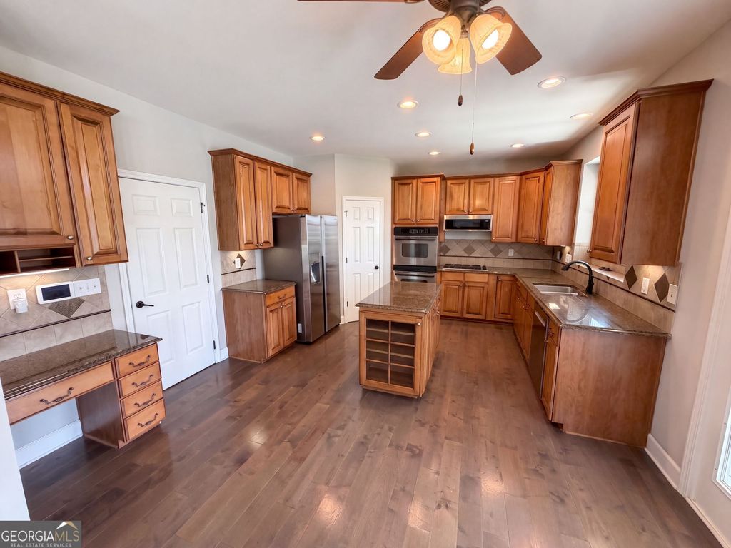 7047 Tree House Way, Flowery Branch, GA 30542 — photo 2