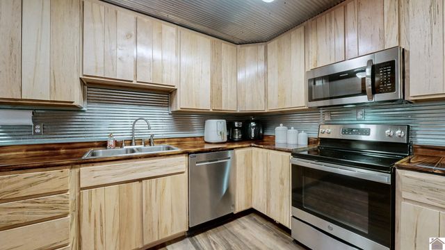 500 dairy ln, Murray, KY 42071