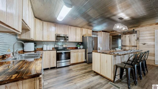 500 dairy ln, Murray, KY 42071