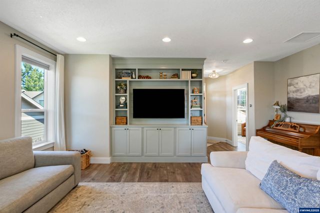 2540 Dragonfly Ct SE, Salem, OR 97306