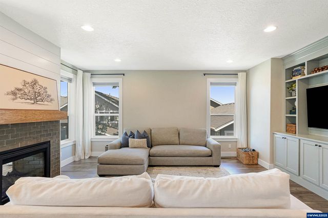2540 Dragonfly Ct SE, Salem, OR 97306