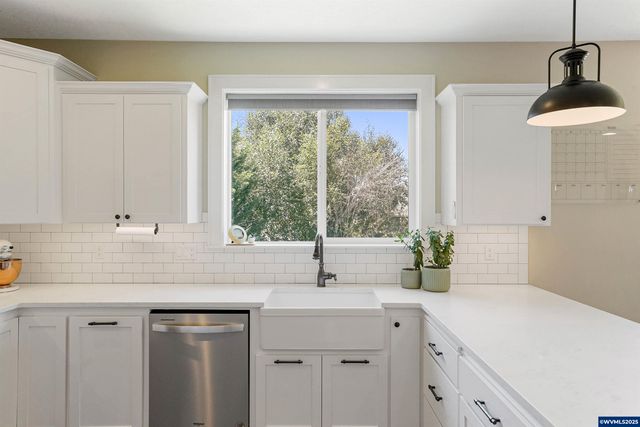 2540 Dragonfly Ct SE, Salem, OR 97306