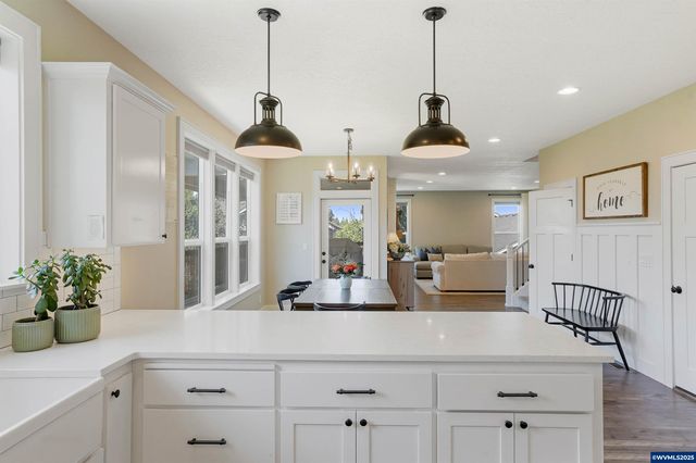 2540 Dragonfly Ct SE, Salem, OR 97306