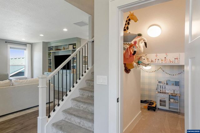 2540 Dragonfly Ct SE, Salem, OR 97306