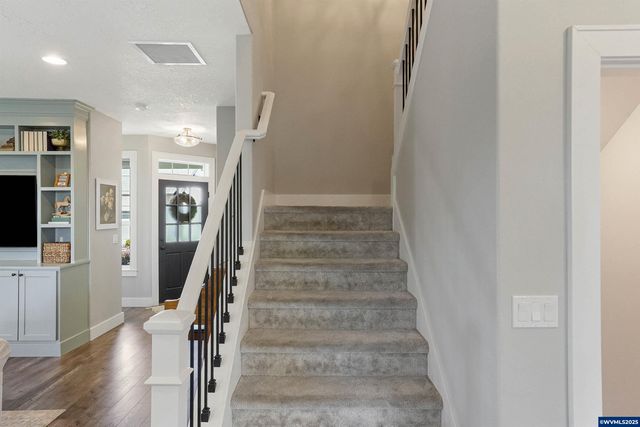 2540 Dragonfly Ct SE, Salem, OR 97306