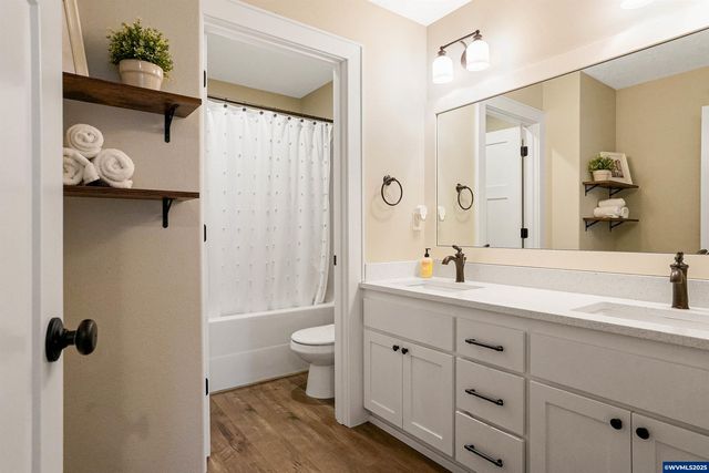 2540 Dragonfly Ct SE, Salem, OR 97306