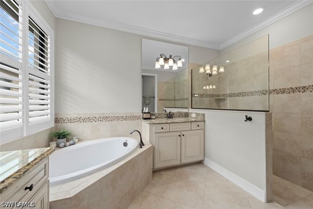 12792 Kinross LN, Naples, FL 34120