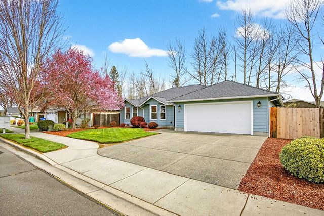 1521 SW Kokanee Lane, Grants Pass, OR 97527