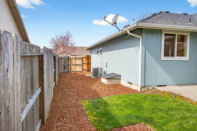 1521 SW Kokanee Lane, Grants Pass, OR 97527