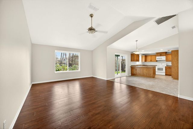 1521 SW Kokanee Lane, Grants Pass, OR 97527