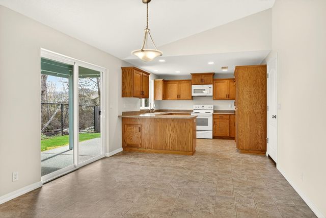 1521 SW Kokanee Lane, Grants Pass, OR 97527