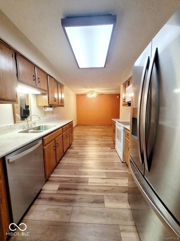 8439 Chapel Pines Drive 84, Indianapolis, IN 46234