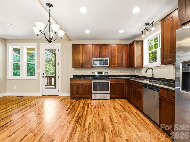 25 Shady Park Lane, Asheville, NC 28804