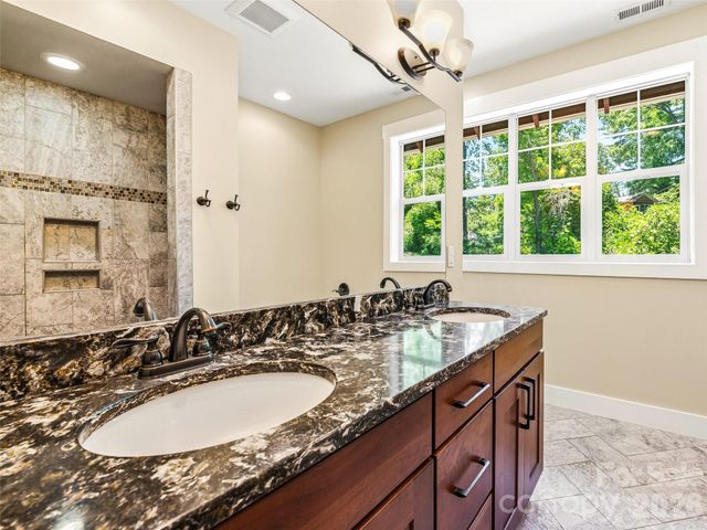 25 Shady Park Lane, Asheville, NC 28804