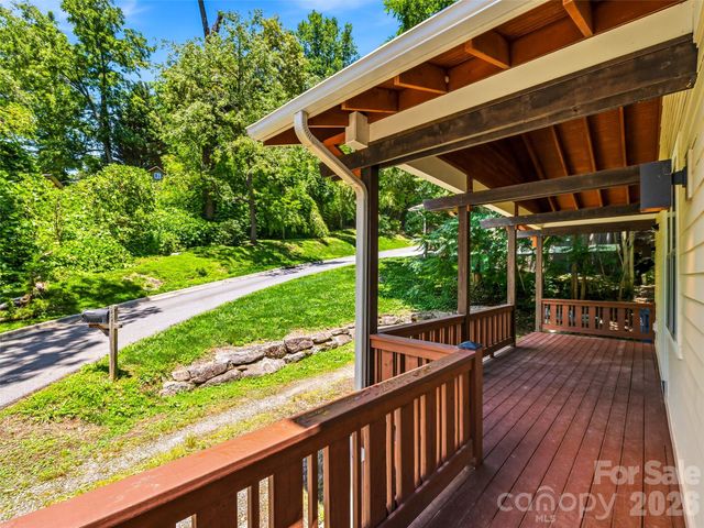 25 Shady Park Lane, Asheville, NC 28804